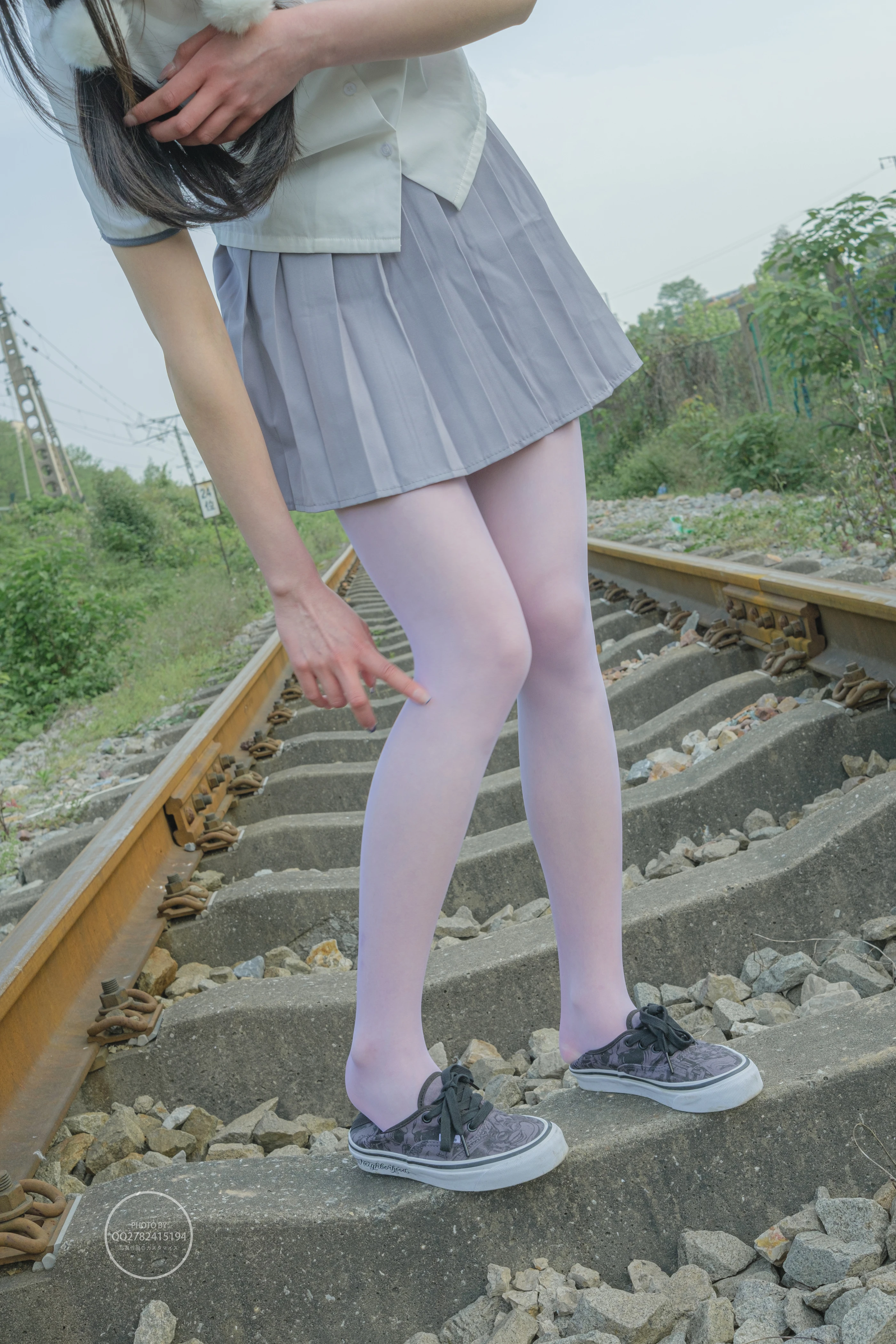 森萝财团 有料 NO.038 吸吸 铁轨边的JK白丝美少女 [60P]插图1